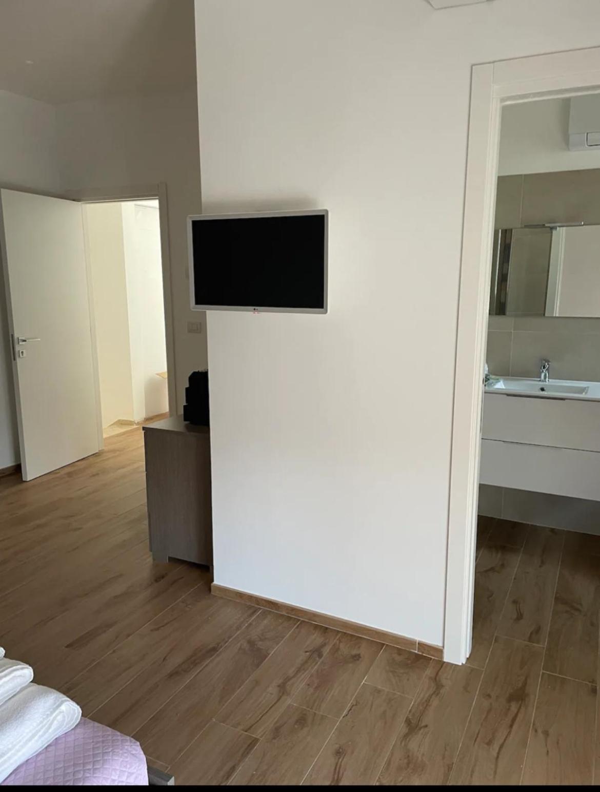 B&B A Pochi Passi Dal Mare Giovinazzo Exterior foto